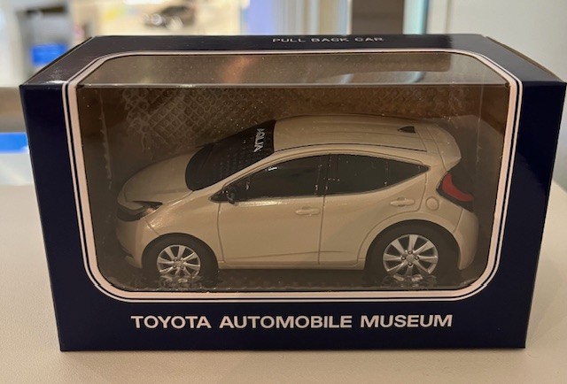 ま*号様 いろいろトヨタのカラーサンプルセット。 トヨタ会館［ミュージアムショップ］